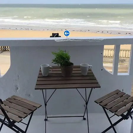 Front Proche Omaha & Utah - 1 Апартаменты *