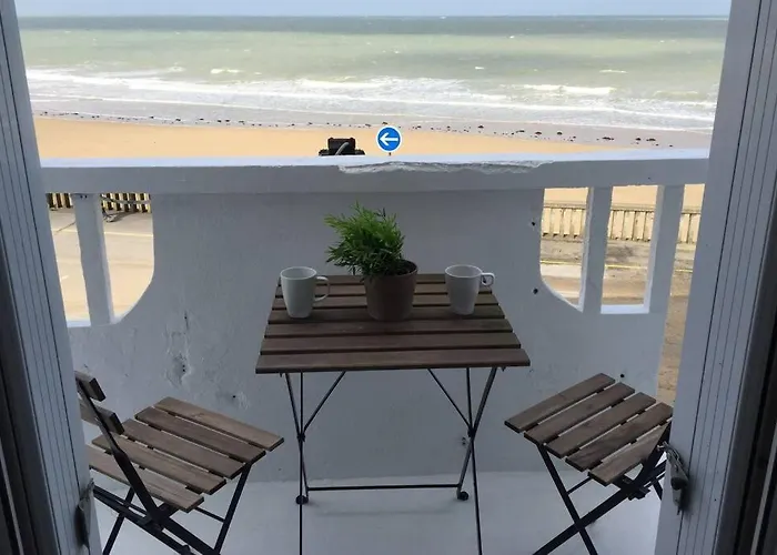 Front Proche Omaha & Utah - 1 Apartment *